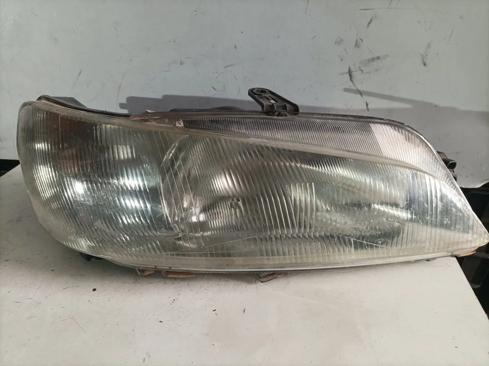Foto de FARO DERECHO PEUGEOT 306 BREAK referencia 6205Q5