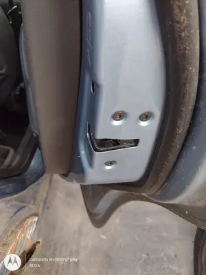 Foto de CERRADURA PUERTA TRASERA DERECHA FORD FOCUS SPORTBREAK (CAP) 1.6 16V CAT (101 CV / 74 KW) referencia 5041669