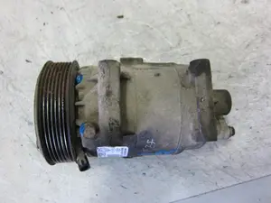 Foto de COMPRESOR AIRE ACONDICIONADO RENAULT MEGANE II BERLINA 3P 1.9 dCi Diesel FAP (131 CV / 96 KW) referencia 8200678499 foto 6