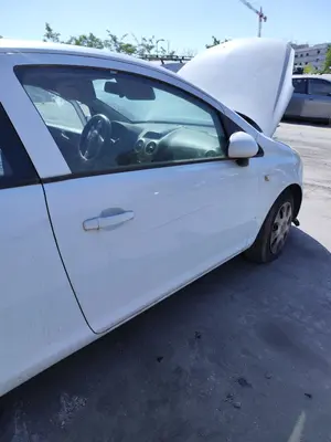 Foto de PUERTA DELANTERA DERECHA OPEL CORSA D 1.3 16V CDTI (75 CV / 55 KW) referencia 93191127 foto 2