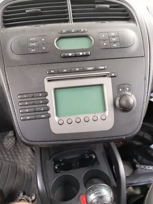 Foto de SISTEMA AUDIO / RADIO CD SEAT ALTEA (5P1) 1.9 TDI (105 CV / 77 KW)