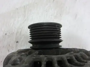 Foto de ALTERNADOR VOLKSWAGEN GOLF IV BERLINA (1J1)(10.1997) referencia 028903028D foto 2