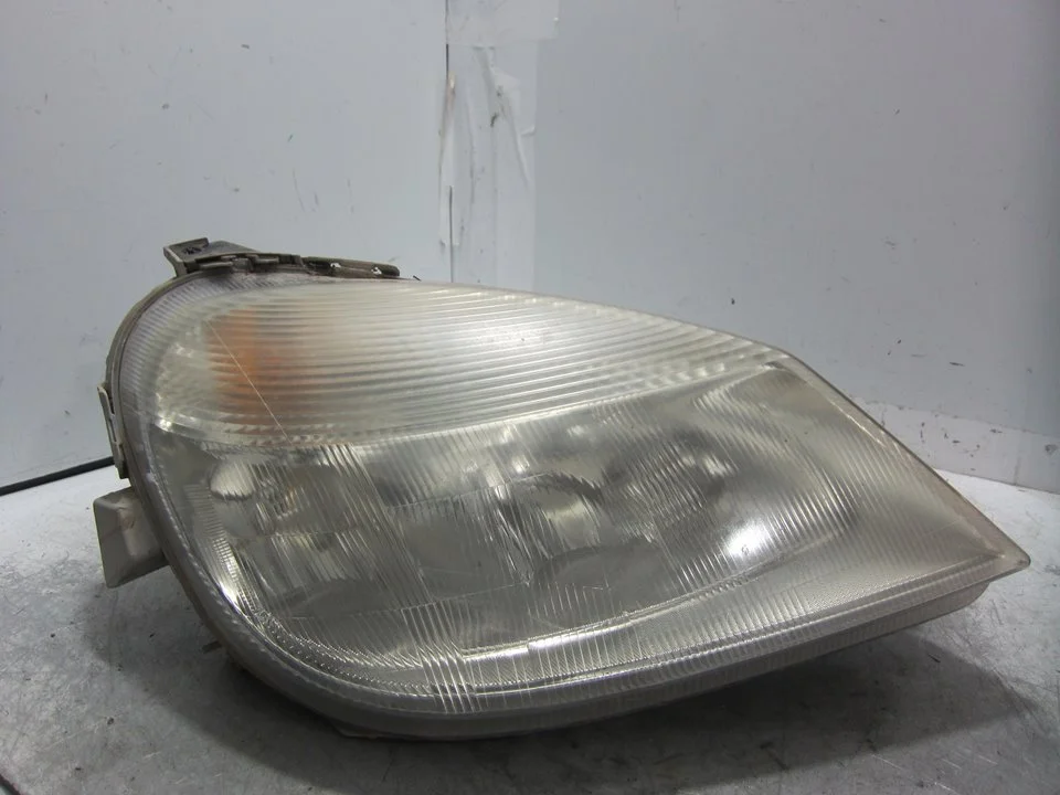 Foto de FARO DERECHO MERCEDES-BENZ VANEO (BM 414) COMPACT VAN 1.9 CAT (125 CV / 92 KW) referencia 0301189202