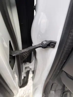 Foto de RETENEDOR PUERTA PEUGEOT 3008 1.6 Blue-HDI FAP (120 CV / 88 KW)