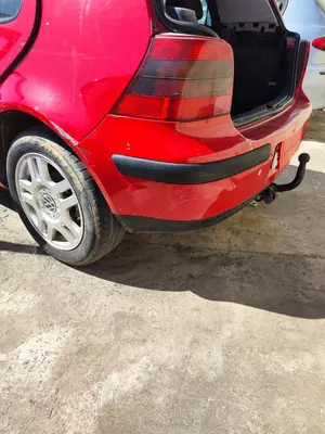 Foto de PARAGOLPES TRASERO VOLKSWAGEN GOLF IV BERLINA (1J1)(10.1997) 1.9 TDI (90 CV / 66 KW) foto 3