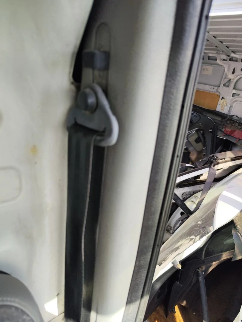 Foto de CINTURON SEGURIDAD DELANTERO IZQUIERDO NISSAN INTERSTAR (X70) 2.5 dCi Diesel CAT (114 CV / 84 KW)
