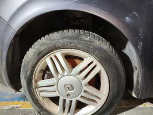 Foto de PASO RUEDA DELANTERO IZQUIERDO RENAULT SCENIC II (JM) 1.9 dCi Diesel (120 CV / 88 KW)