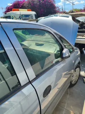 Foto de PUERTA DELANTERA DERECHA OPEL MERIVA 1.7 16V DTI CAT (Y 17 DT / LR6) (75 CV / 55 KW) referencia 13217430