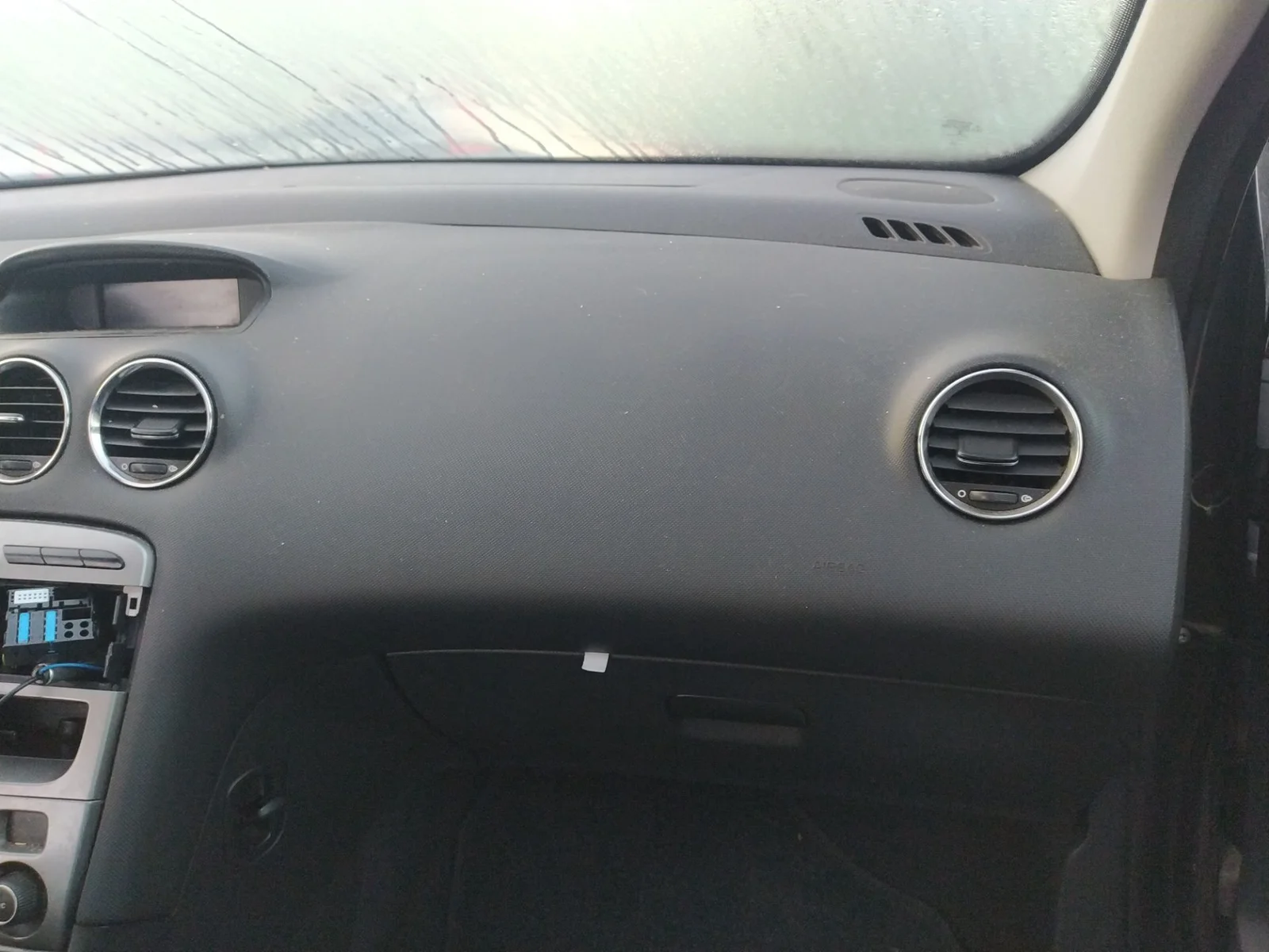 Foto de GUANTERA PEUGEOT 308 1.6 16V HDi (90 CV / 66 KW)