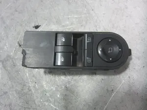 Foto de MANDO ELEVALUNAS DELANTERO IZQUIERDO OPEL ZAFIRA B 1.9 CDTI (120 CV / 88 KW) referencia 13228706