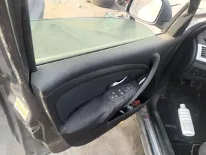 Foto de RETENEDOR PUERTA RENAULT MEGANE III BERLINA 5P 1.5 dCi Diesel CAT (86 CV / 63 KW) referencia 804303543R foto 8