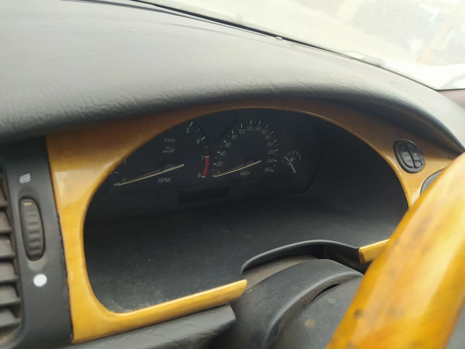 Foto de CUADRO INSTRUMENTOS JAGUAR S-TYPE (03.1999) 4.0 V8 32V CAT (276 CV / 203 KW)