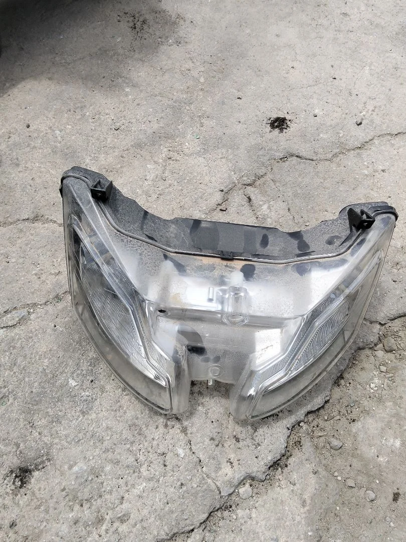 Foto de FARO DELANTERO APRILIA SR 50 50 cm3 - 3.1 kW (0 CV / 0 KW)
