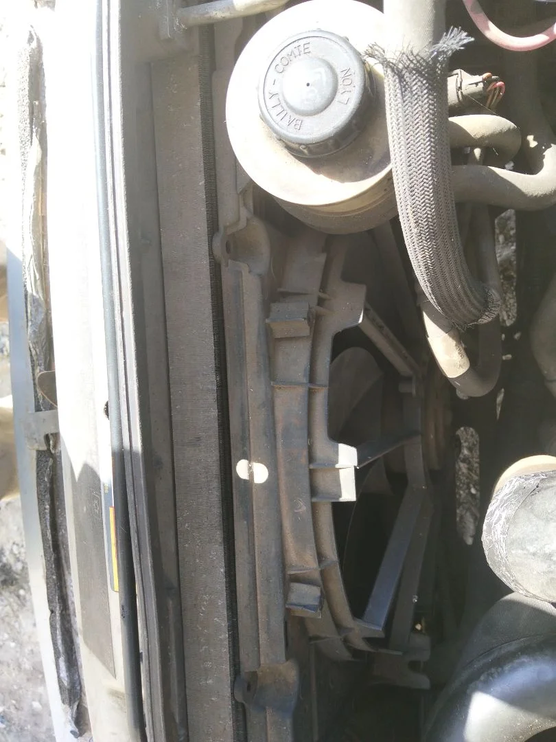 Foto de ELECTROVENTILADOR RADIADOR AIRE ACONDICIONADO RENAULT SCENIC I (JA...) 1.9 dCi Diesel CAT (102 CV / 75 KW)