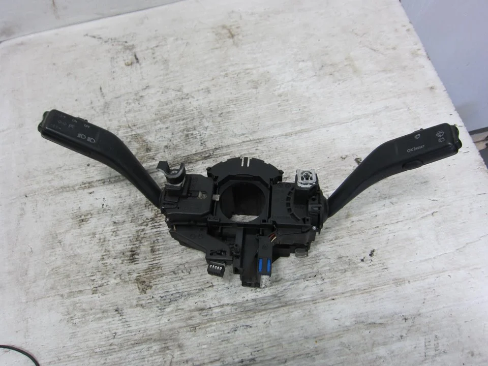 Foto de MANDO MULTIFUNCION SEAT ALTEA (5P1) 2.0 TDI (140 CV / 103 KW) referencia 1K0953503AB