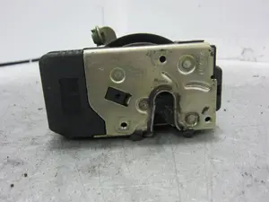 Foto de CERRADURA PUERTA LATERAL DERECHA OPEL ASTRA G BERLINA 1.6  (75 CV / 55 KW) referencia 90561154