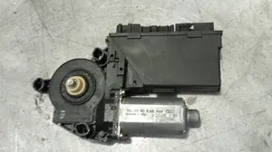 Foto de MOTOR ELEVALUNAS DELANTERO DERECHO AUDI A4 BERLINA (8E) 1.9 TDI (131 CV / 96 KW) referencia 8E1959802 foto 2