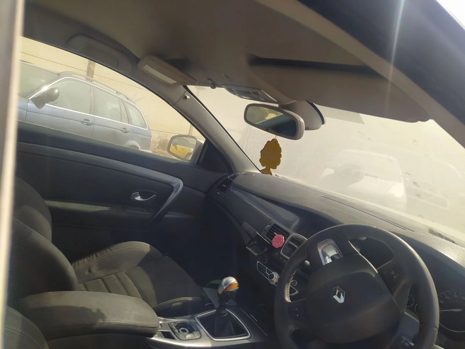 Foto de LUZ INTERIOR RENAULT LAGUNA III COUPE 2.0 dCi Diesel FAP (150 CV / 110 KW) referencia 264300003R