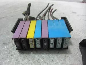 Foto de CAJA RELES / FUSIBLES OPEL ASTRA G BERLINA 2.0 DTI (101 CV / 74 KW) referencia 90589541