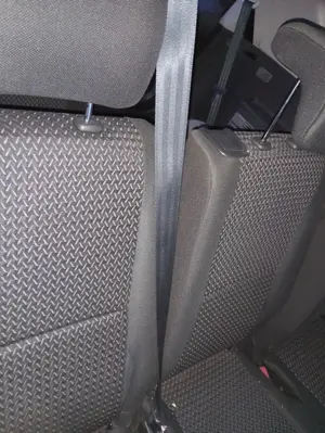 Foto de CINTURON SEGURIDAD TRASERO CENTRAL TOYOTA COROLLA VERSO (R1) 2.2 Turbodiesel CAT (136 CV / 100 KW)