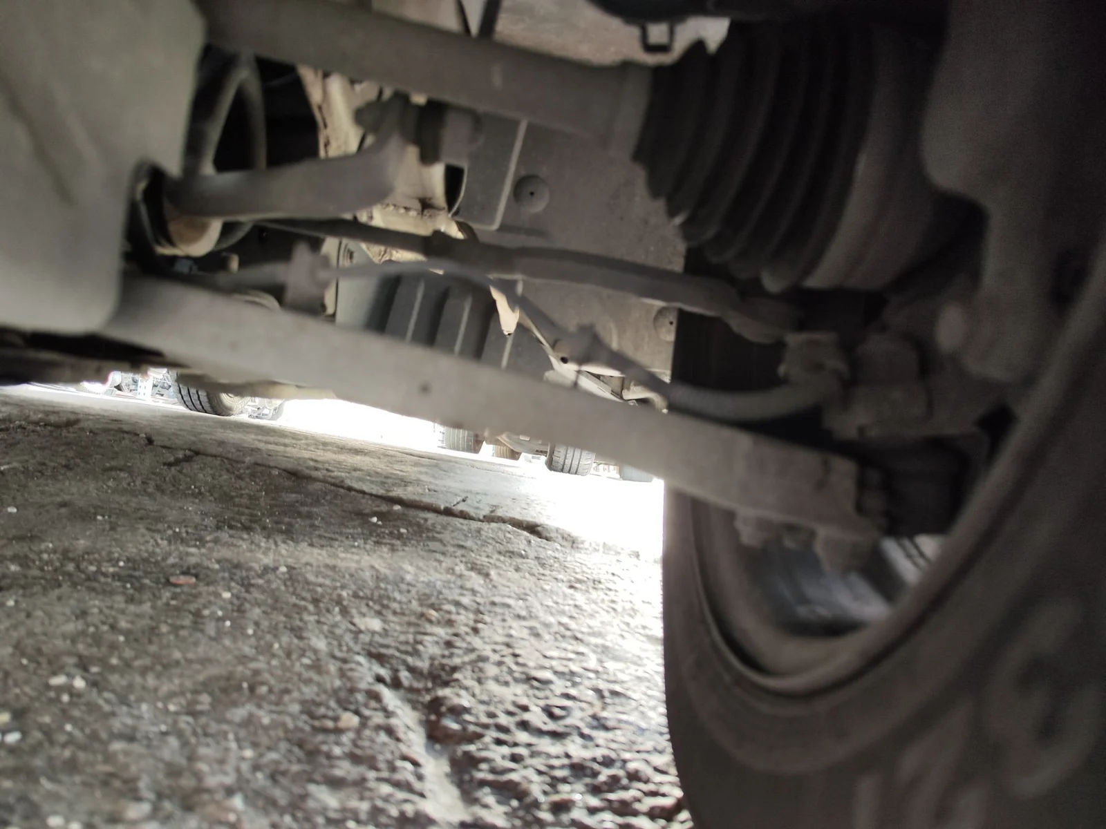 Foto de BRAZO SUSPENSION DELANTERO IZQUIERDO OPEL VIVARO FURGÓN/COMBI 2.0 16V CDTI (114 CV / 84 KW)