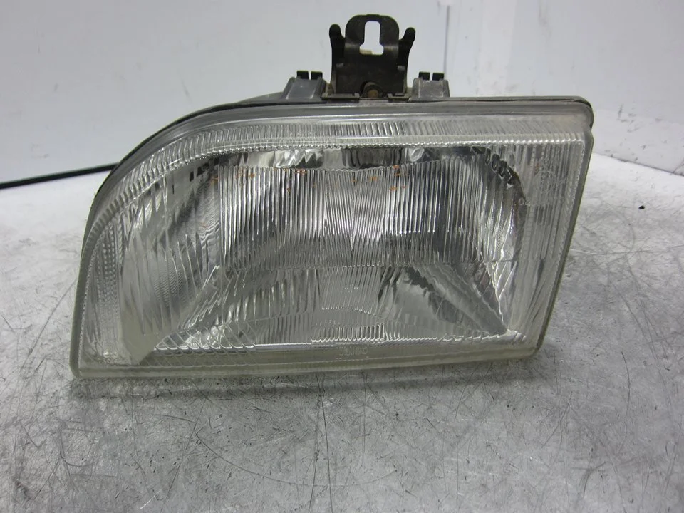 Foto de FARO IZQUIERDO FORD FIESTA BERL./COURIER 1.3 CAT (60 CV / 44 KW) referencia UPM60GF13