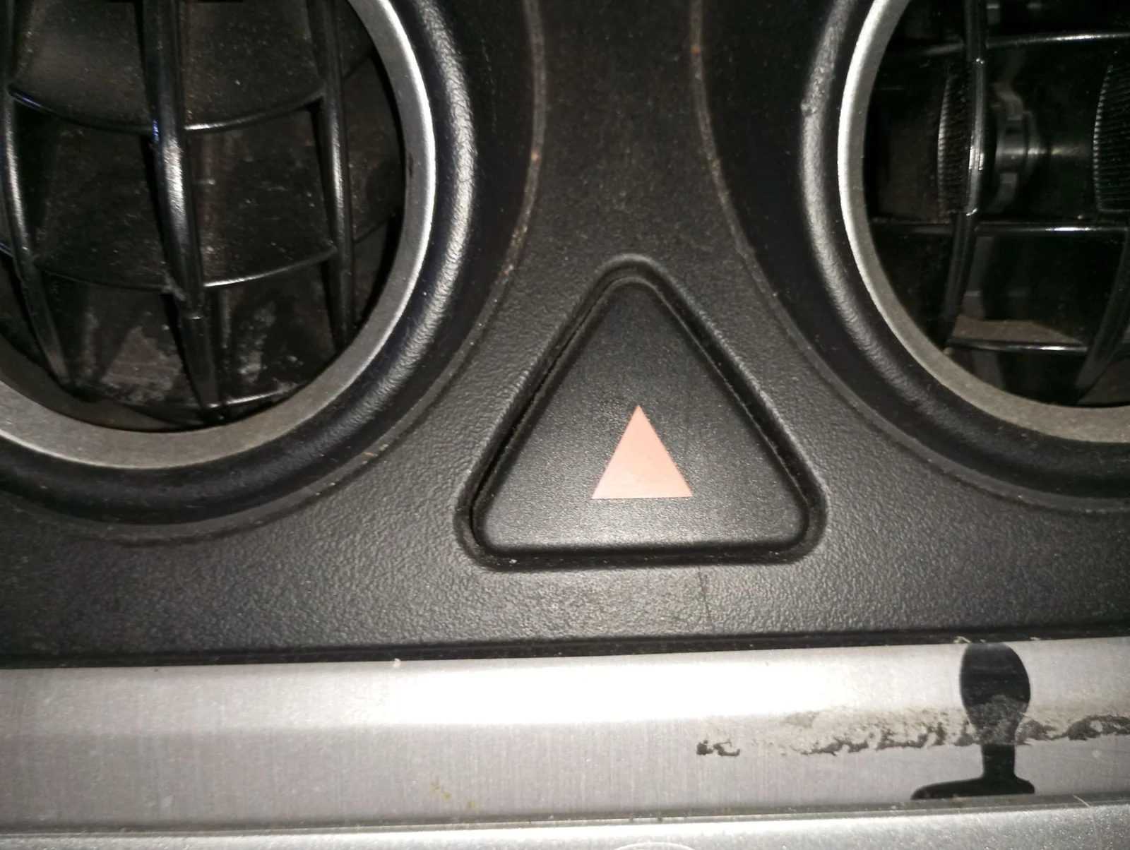 Foto de WARNING FORD FIESTA (CBK) 1.25 16V CAT (69 CV / 51 KW)