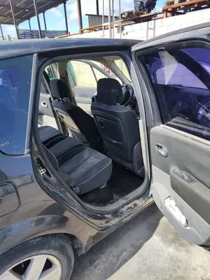 Foto de GOMAS CONTORNO PUERTA RENAULT SCENIC II (JM) 1.5 dCi Diesel (101 CV / 74 KW) referencia 7701475031 foto 7