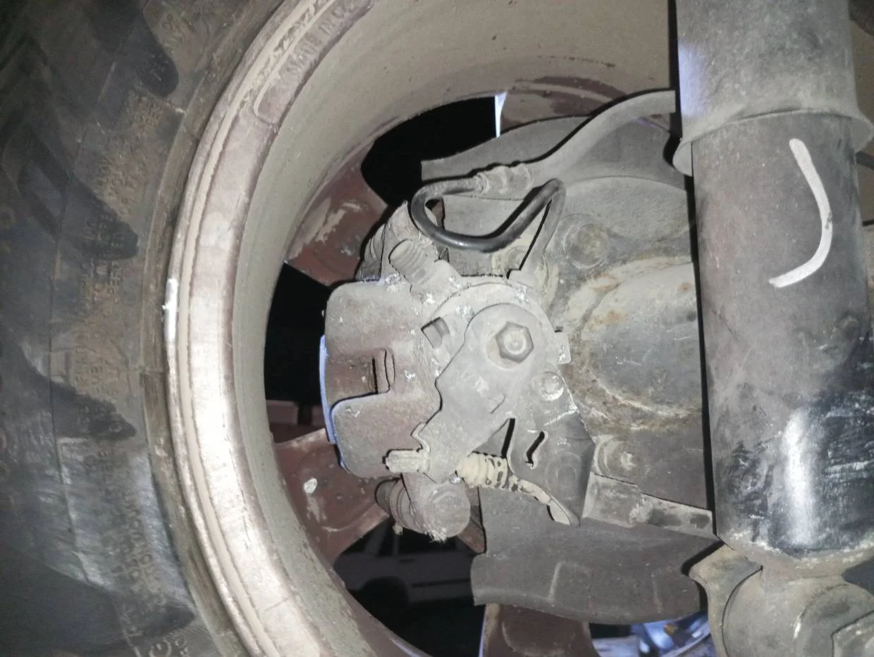 Foto de PINZA DE FRENO TRASERA IZQUIERDA PEUGEOT 307 CC CABRIO-COUPÉ (S2)
