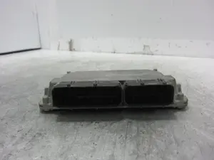 Foto de CENTRALITA MOTOR UCE SEAT IBIZA (6L1) 1.2 (64 CV / 47 KW) referencia 03E906033P foto 4