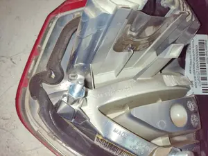 Foto de PILOTO TRASERO IZQUIERDO INTERIOR CITROEN C4 PICASSO 1.6 16V HDi FAP (109 CV / 80 KW) referencia 9653547777 foto 3