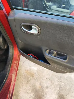 Foto de ELEVALUNAS TRASERO DERECHO RENAULT MEGANE II BERLINA 5P 1.5 dCi Diesel (106 CV / 78 KW)