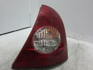 Foto de PILOTO TRASERO DERECHO RENAULT CLIO II FASE I (B/CB0) 1.2  (58 CV / 43 KW) referencia 085511941R
