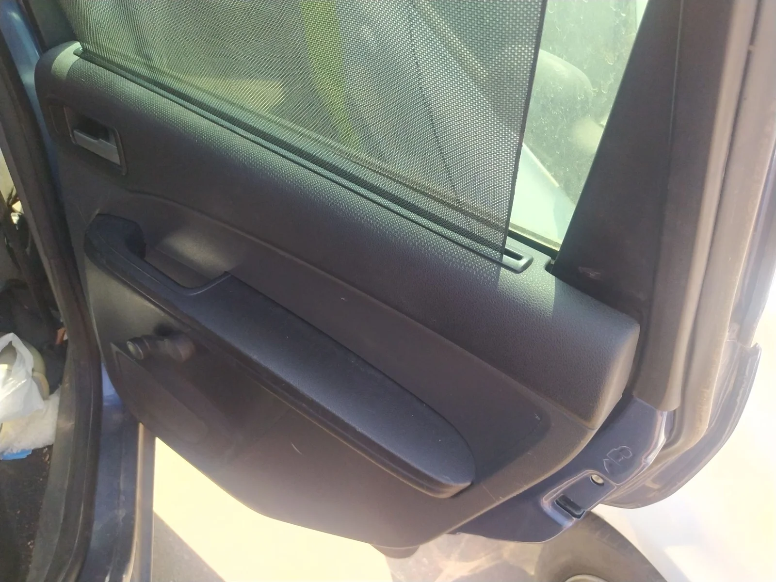 Foto de MANETA ELEVALUNAS TRASERA DERECHA FORD FOCUS C-MAX (CAP)(2003) 1.6 TDCi CAT (90 CV / 66 KW)