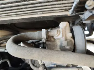 Foto de BOMBA DIRECCION NISSAN INTERSTAR (X70) 2.5 dCi Diesel CAT (114 CV / 84 KW)