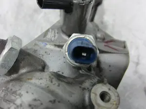 Foto de SOPORTE FILTRO ACEITE PORSCHE MACAN (95BA) referencia 06L903143D foto 3