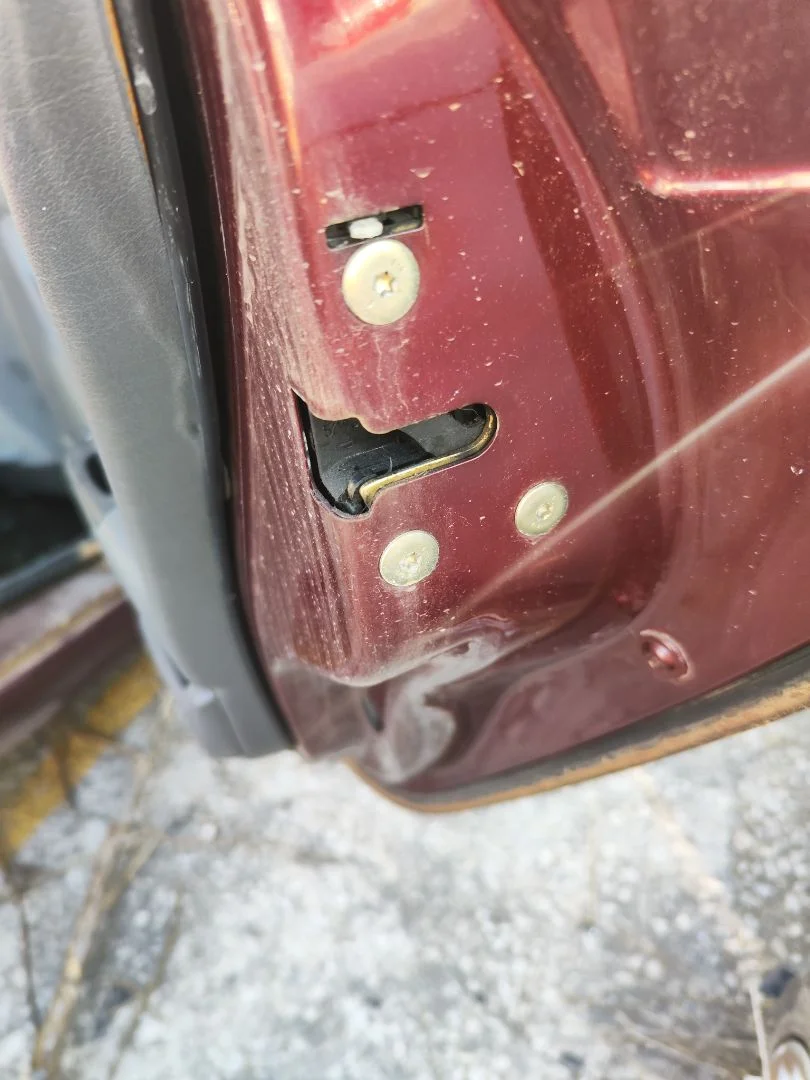 Foto de CERRADURA PUERTA TRASERA DERECHA RENAULT LAGUNA (B56) 2.0 (113 CV / 83 KW)