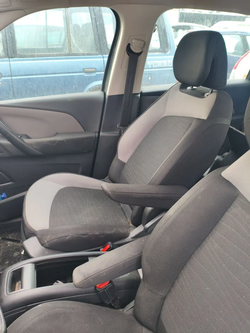 Foto de ASIENTO DELANTERO DERECHO CITROEN C4 PICASSO/SPACETOURER 1.6 HDi FAP (92 CV / 68 KW)