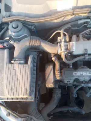 Foto de MOTOR COMPLETO OPEL ASTRA G BERLINA 1.6 CAT (Z 16 SE / L55) (84 CV / 62 KW) referencia Z16SE