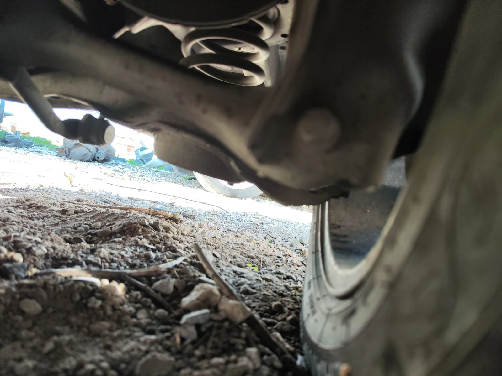 Foto de BRAZO SUSPENSION TRASERO IZQUIERDO FORD FOCUS CABRIO (CA5) 2.0 TDCi CAT (136 CV / 100 KW)