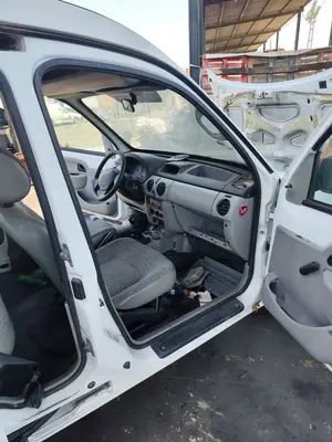 Foto de GOMAS CONTORNO PUERTA RENAULT KANGOO I (F/KC0) 1.9 dCi Diesel CAT (84 CV / 62 KW)