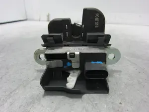 Foto de CERRADURA MALETERO / PORTON SEAT LEON (1P1) referencia 1P0827505E