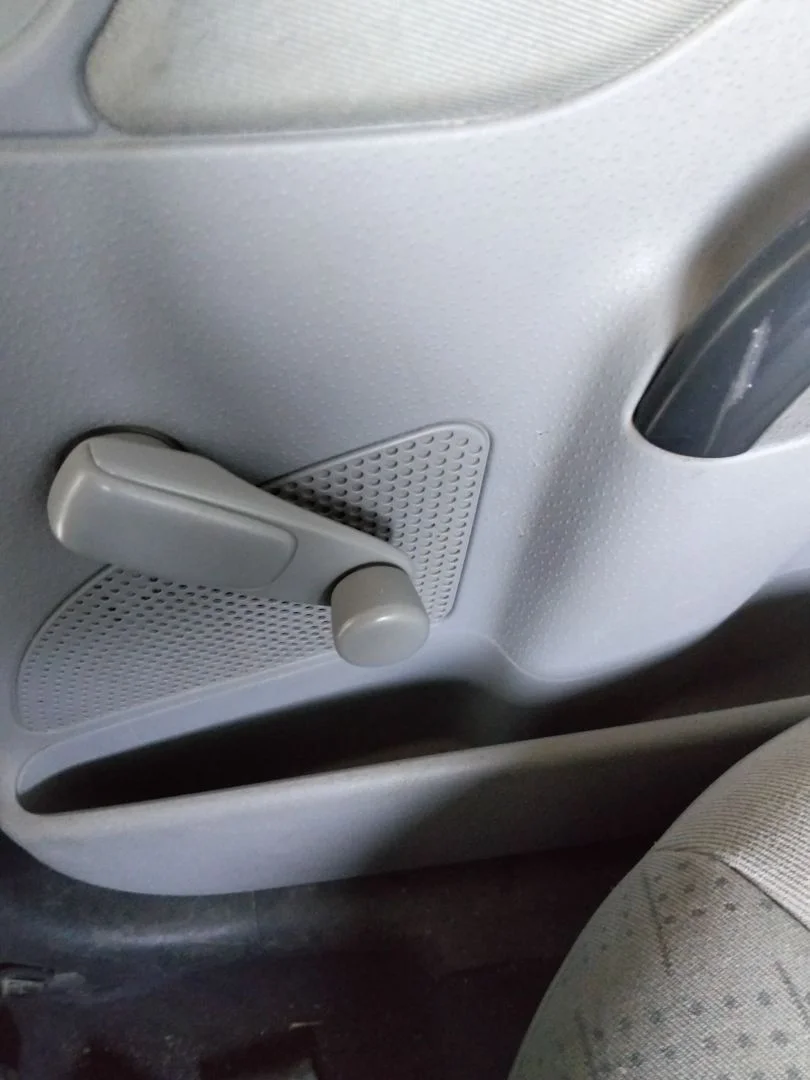 Foto de MANETA ELEVALUNAS TRASERA DERECHA CITROEN C3 1.4 HDi (68 CV / 50 KW)