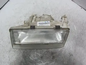 Foto de FARO IZQUIERDO SKODA FELICIA BERLINA (791) 1.3 (68 CV / 50 KW) referencia 24614900 foto 9
