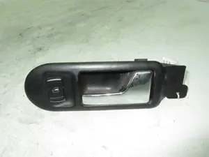 Foto de MANETA INTERIOR DELANTERA DERECHA VOLKSWAGEN GOLF IV BERLINA (1J1)(10.1997) 1.6 16V (105 CV / 77 KW) referencia 3B1837114 foto 1
