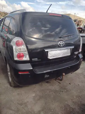 Foto de REFUERZO PARAGOLPES TRASERO TOYOTA COROLLA VERSO (R1) 2.2 Turbodiesel CAT (136 CV / 100 KW)