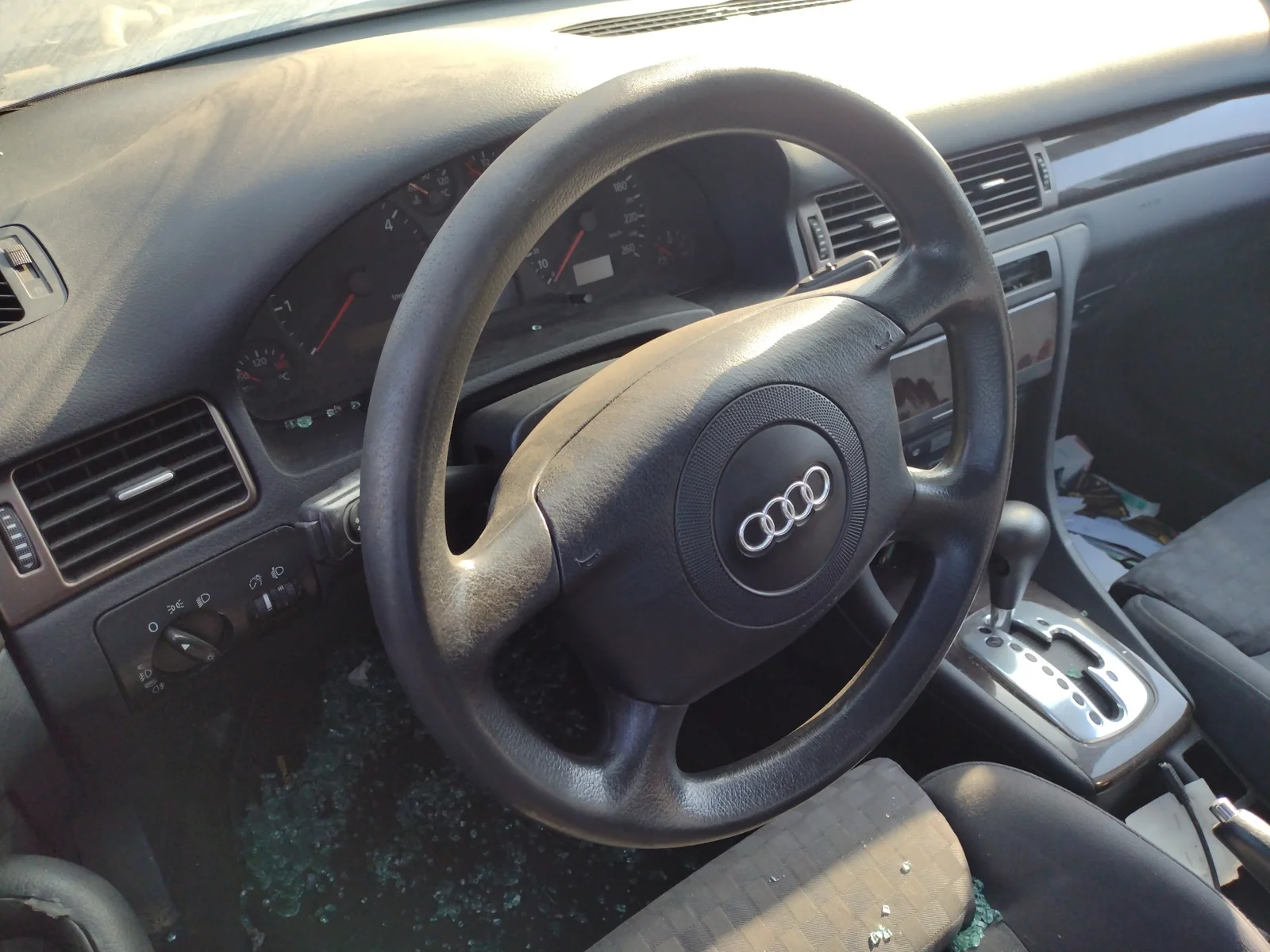 Foto de VOLANTE AUDI A6 AVANT (4B5) 2.5 V6 24V TDI (150 CV / 110 KW) referencia 4B0419091RFKZ