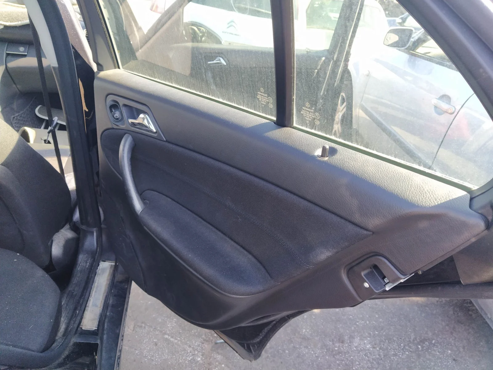 Foto de ELEVALUNAS TRASERO DERECHO MERCEDES-BENZ CLASE C (BM 203) BERLINA 2.2 CDI CAT (150 CV / 110 KW) referencia A2037301246