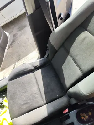 Foto de ASIENTO DELANTERO DERECHO PEUGEOT 207 1.6 16V HDi (90 CV / 66 KW) foto 2