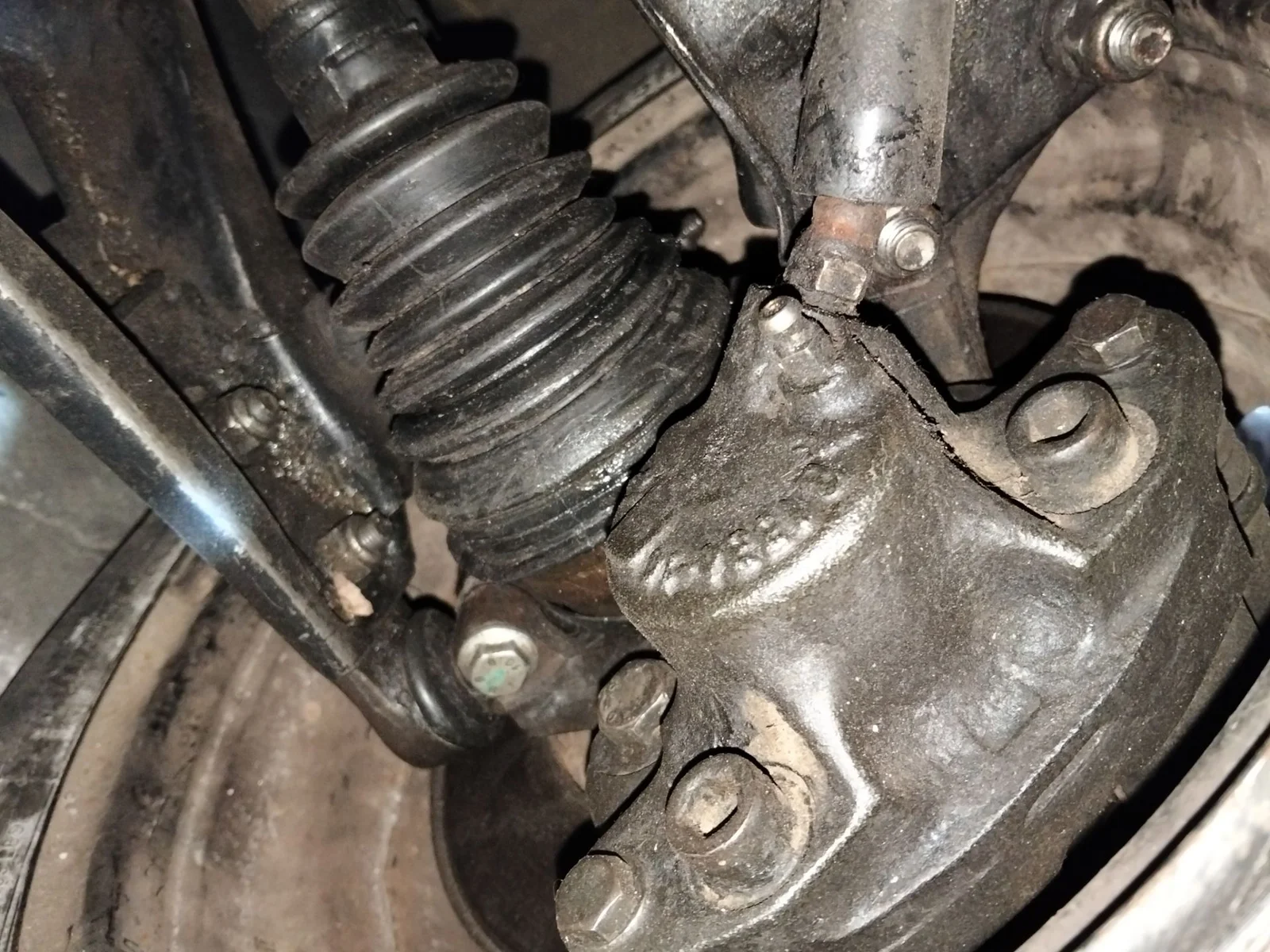 Foto de PINZA DE FRENO DELANTERA IZQUIERDA RENAULT CLIO II FASE I (B/CB0) 1.4 16V (98 CV / 72 KW)